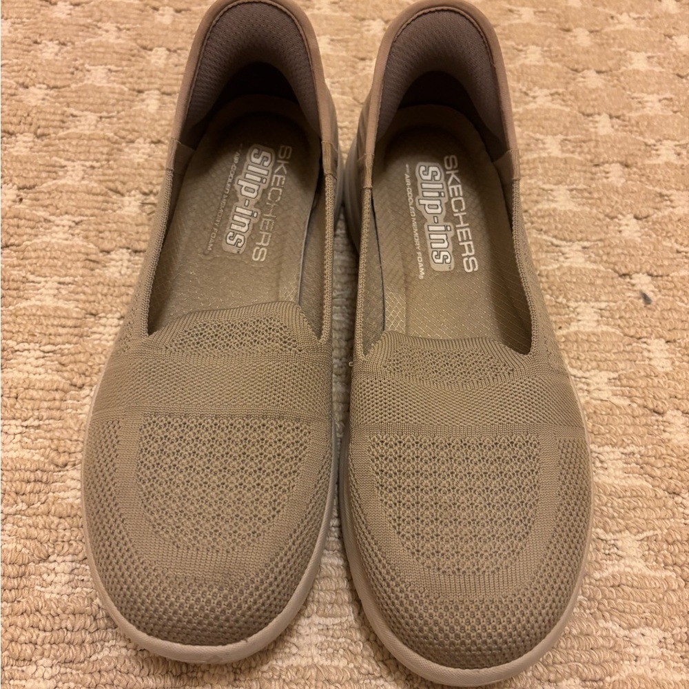 Skechers Women Woven Slip In shoes size 8.5